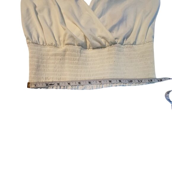 Wild Fable White Sleeveless Smocked Crop Top Size Medium Deep V-neckline - Picture 4 of 7
